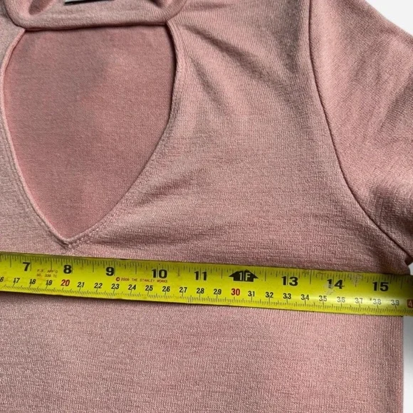 Wilfred free Robillard choker cut out short sleeve top M - Picture 3 of 5